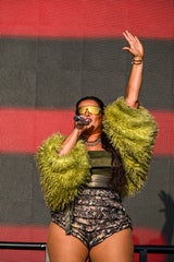 Nelly Furtado bringt mit einem einzigen Outfit Body Shamer zum Schweigen