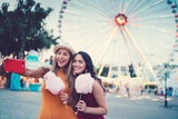 Wien Prater Riesenrad Frauen Selfie Touristinnen Tourismus