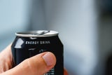 Gefahr im Glas: Diese beliebten Getränke ruinieren unsere Zähne!