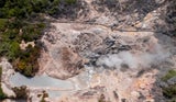 Gas tritt aus der Solfatara – Forscher messen erhöhte Kohlendioxidwerte aus dem Erdinneren.&nbsp;