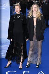 Im Nacktkleid: Cara Delevingne lässt tief blicken