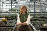 Nina Miggitsch von ARCHE NOAH setzt sich dafür ein, dass Vielfalt nicht nur auf dem Acker, sondern auch im kleinsten Garten, auf dem Balkon oder Fensterbrett erhalten und weitergegeben wird.