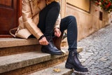 Schuhpflege im Herbst: So bleiben Ihre Lieblingspaare trocken, sauber & lange schön