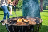 Holzkohle, Gas oder Elektro: Welche Speisen passen auf welchen Grill?