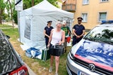 Polizei und Techniker nach dem Mord an einer Dreizehnjährigen
