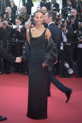 Stars lieben es! Das Trendkleid für den Sommer 2025 hat jeder im Kleiderschrank