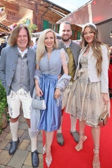 Jürgen Drews mit Gattin Ramona, Tochter Joelina und deren Freund Adrian. 