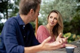 Laut Studie: Online-Paare fühlen sich weniger verliebt und zufrieden