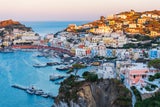 Geheimtipp im Mittelmeer: Diese italienische Insel kennt (fast) niemand