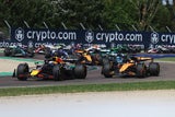 Max Verstappen muss gegen McLaren bestehen.