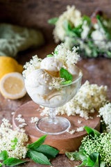 So schmeckt der Frühsommer: Himmlische Desserts mit Holunderblüte