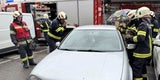 Rettungsaktion: Bub (5) in versperrtem Golf gefangen