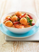 Sommergenuss: Erfrischende Obstsuppen zum Nachkochen