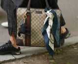 Sneaker Mules sind zurück, aber DIESEN Schuhtrend hat wirklich niemand vermisst!