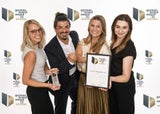Jubel beim Marketing-Team der Gasteiner Bergbahnen: von links Melanie Haslinger (Online Marketing &amp; CRM), Markus Papai (Bereichsleitung Marketing &amp; Kommunikation), Nina Schernthaner (Social Media), Dagmara Mayer (Web- &amp; Performance Marketing).