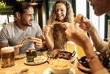 Im Meisterreindl werden die Hausripperln für 2 serviert.
