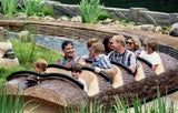 Prinz Harry (v.l.) und Prinzessin Diana (h.r.) 1993 in Disney World