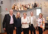 Angela Merkel kam mit Ehemann Joachim Sauer, Ex-Minister Martin Bartenstein und dessen Gattin. Festspielpräsidentin Kristina Hammer begrüßte die Stammgäste.&nbsp;