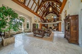 Wohnen wie eine Königin: Ein Blick in Mariah Careys protzige Luxusvilla