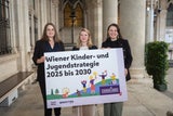 SPÖ-Gemeinderätin Marina Hanke, Vizebürgermeistern Bettina Emmerling und Gemeinderätin Dolores Bakos (beide Neos).&nbsp;&nbsp;