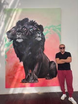 Alex Kiessling mit seinem "Three Headed Black Lion" in der "Freiluft"-Galerie.