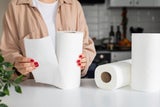 Nie wieder Tränen beim Zwiebelschneiden – mit diesem Küchenrollen-Trick