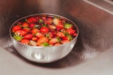 Anti-Schimmel-Tricks: So bleiben Erdbeeren länger frisch!