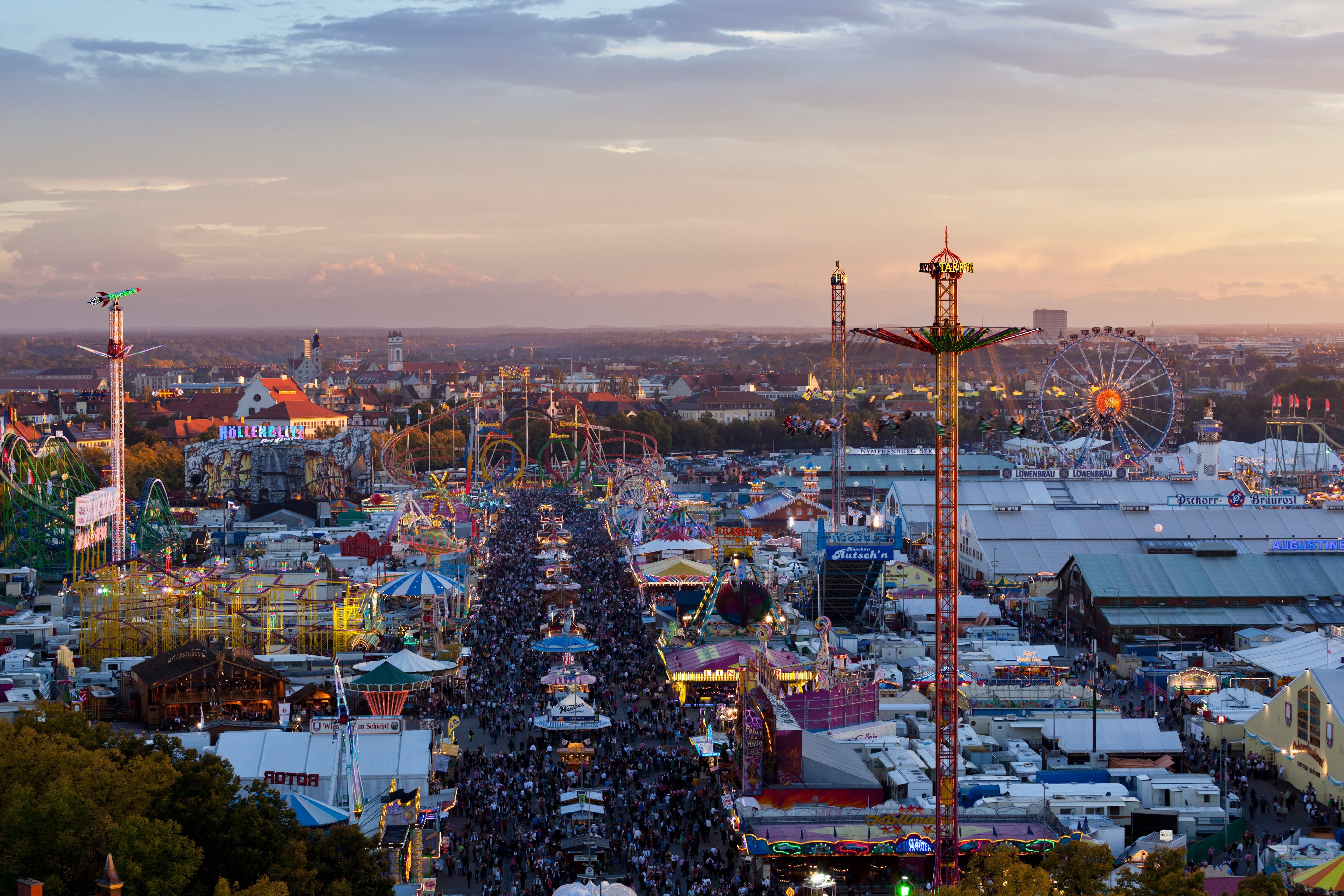 "Ziehe ihnen Lederhosen aus!" Vermieter verrät dreiste Wiesn-Abzocke