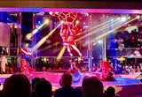 Tanzshow an Bord der Costa Toscana