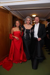 Nattaya und Felix Köck mit Amra Deisenhammer. 