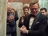 Tränen-Abschied von "Bond"
