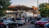 Tankstellen-Engpass: Rabiater Mann zückt Messer