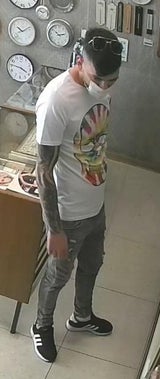 Wenn sie diese Männer sehen, rufen Sie die Polizei