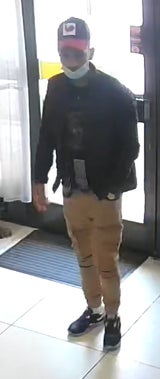 Wenn sie diese Männer sehen, rufen Sie die Polizei