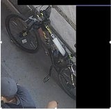 Diebstahl: Polizei sucht diese Männer