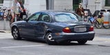 Pkw crasht mit Polizei-Auto: Eine Person verletzt