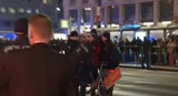 Aktivistin wollte mit Fahrrad Red Carpet stürmen