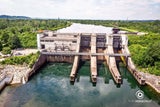 Arbeiter bei Kraftwerk von Sog ins Wasser gezogen