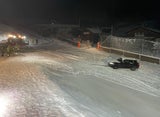 Urlauber mit Auto auf Skipiste steckengeblieben