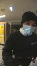 Wenn Sie diesen Mann sehen, rufen Sie die Polizei