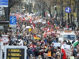 Polizei-Bilanz zu Corona-Demo: Festnahmen & Pfefferspray-Einsatz