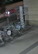 Schwere Sachbeschädigung: Polizei sucht diesen Mann