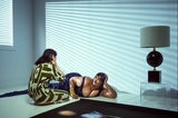 Cara, Bella & Emily zieren den neuen Pirelli-Kalender