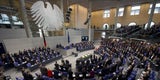 Deutscher Bundestag stimmt für Lieferung schwerer Waffen