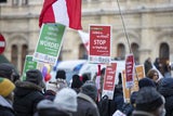 Falsche Polizisten bei Corona-Demo