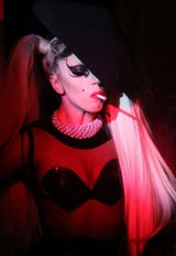 Lady Gaga läuft für Thierry Mugler