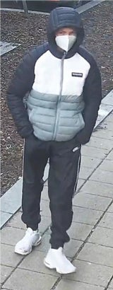 Schwerer Raub: Polizei sucht diese Männer