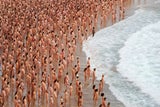 Tausende Nackte am Bondi Beach in Sydney