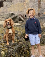 Autistischer Bub mit Hund