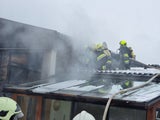 Älteres Ehepaar rettete sich im Bezirk Baden aus brennendem Haus